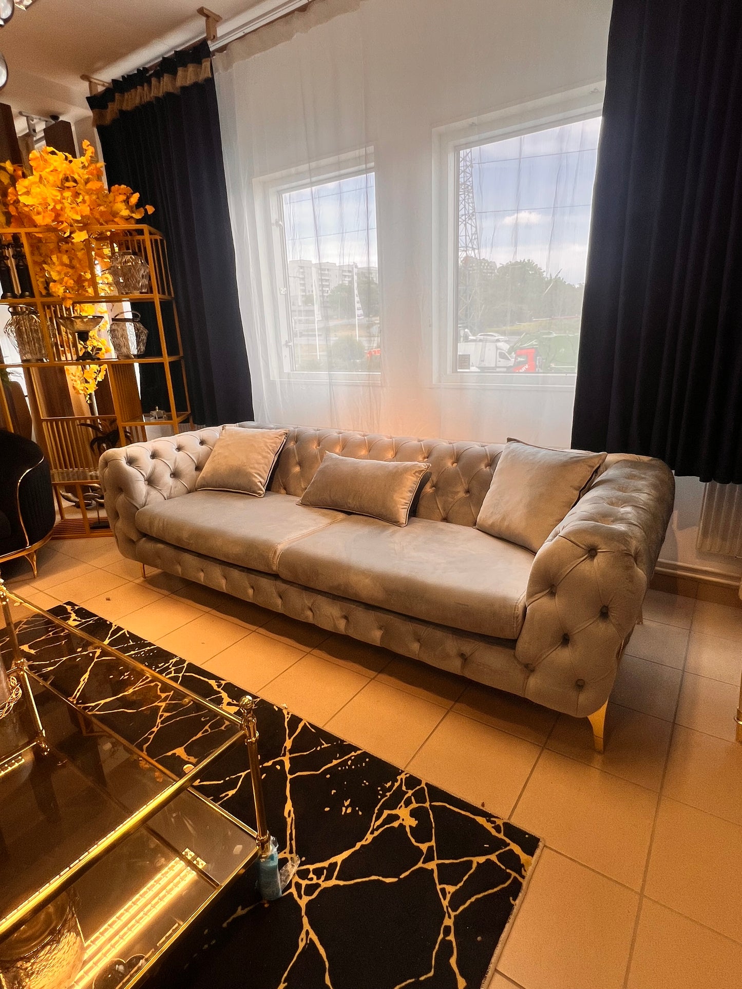 Magnum 3 Sits Soffa - Grå med Guld Ben