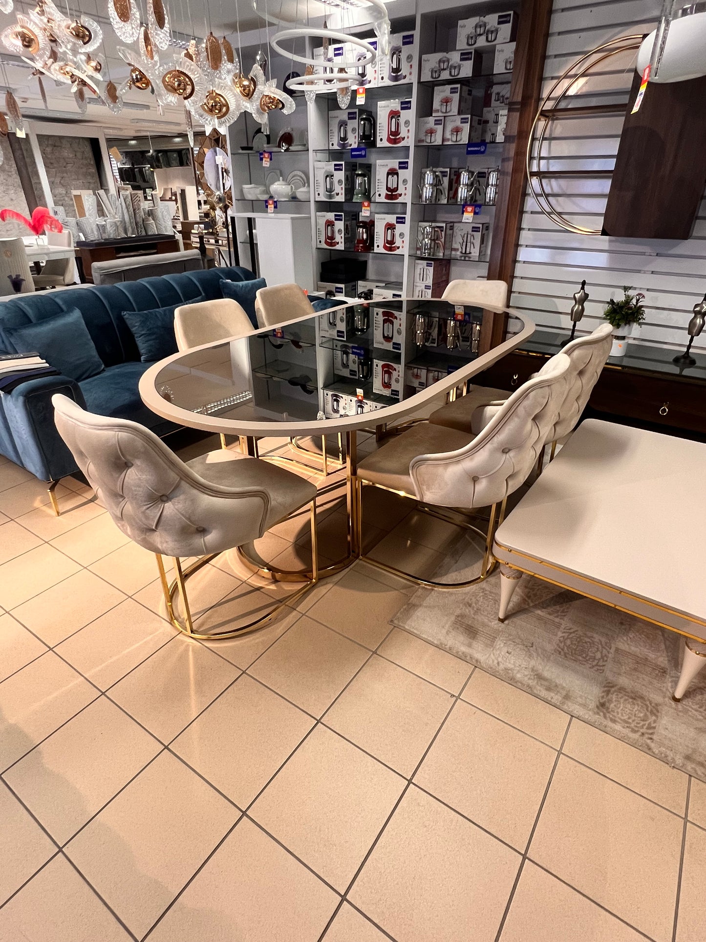 Lyon Matgrupp - Matbord med 4 St Stolar