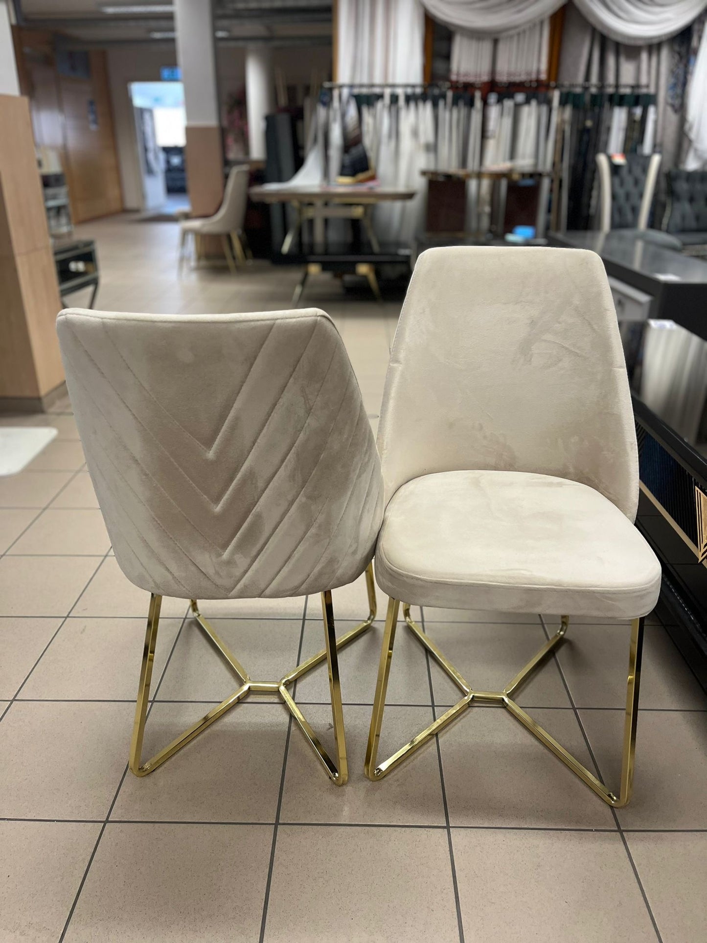 Crea Stolar 2 St - Beige med Guld Ben