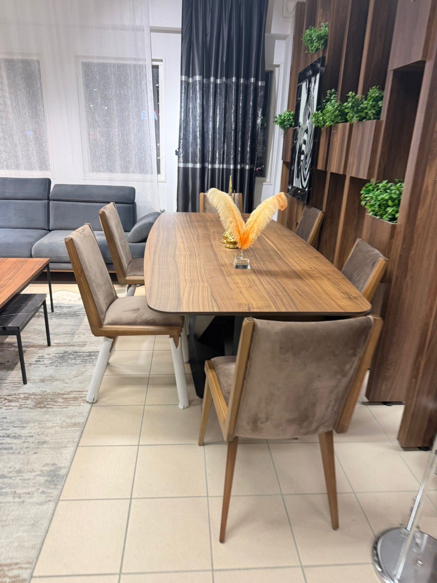 Matgrupp - Matbord med 6 St Stolar