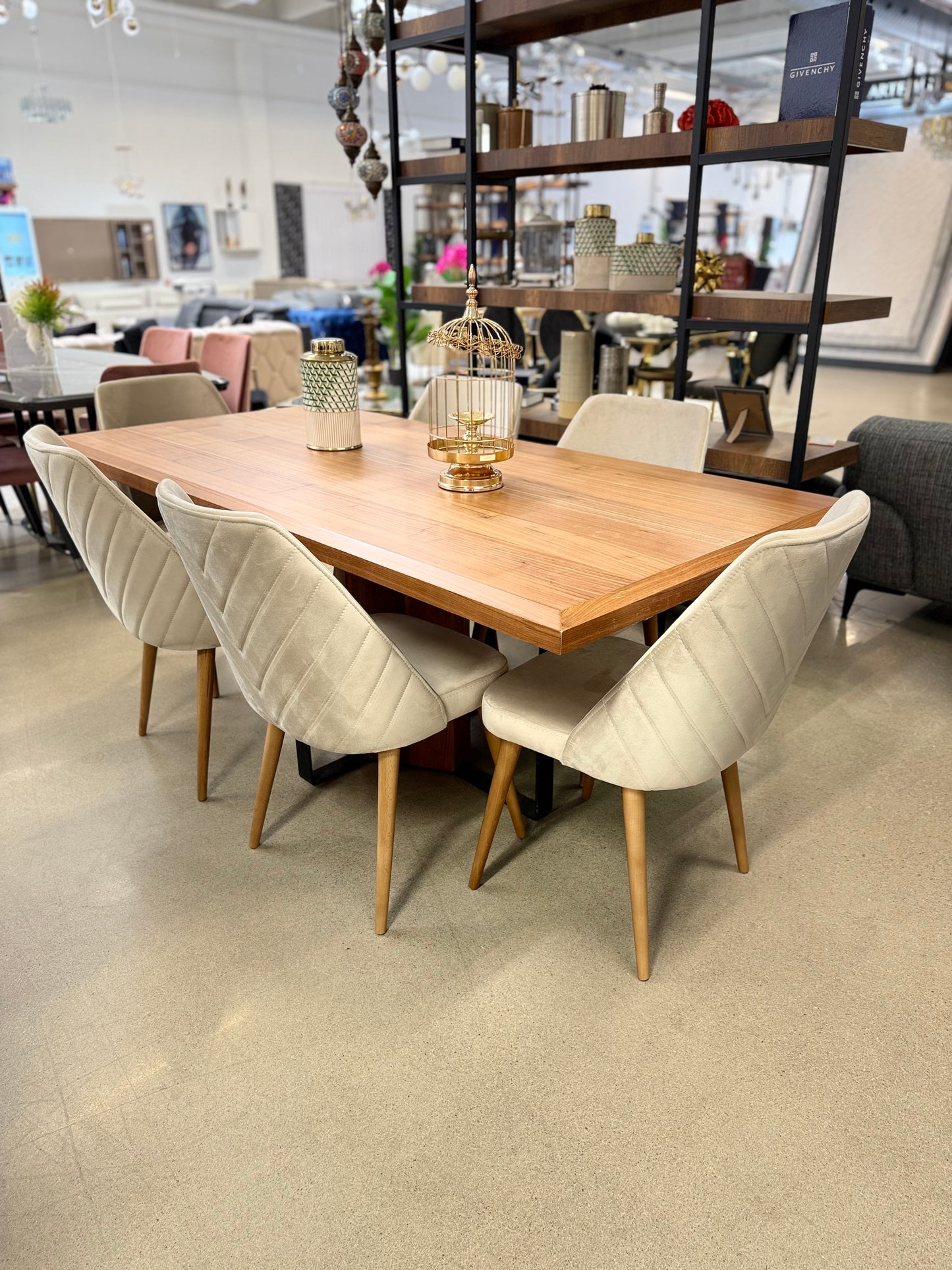 Ewos Napoli Matgrupp - Matbord med 6 St Beige Stolar