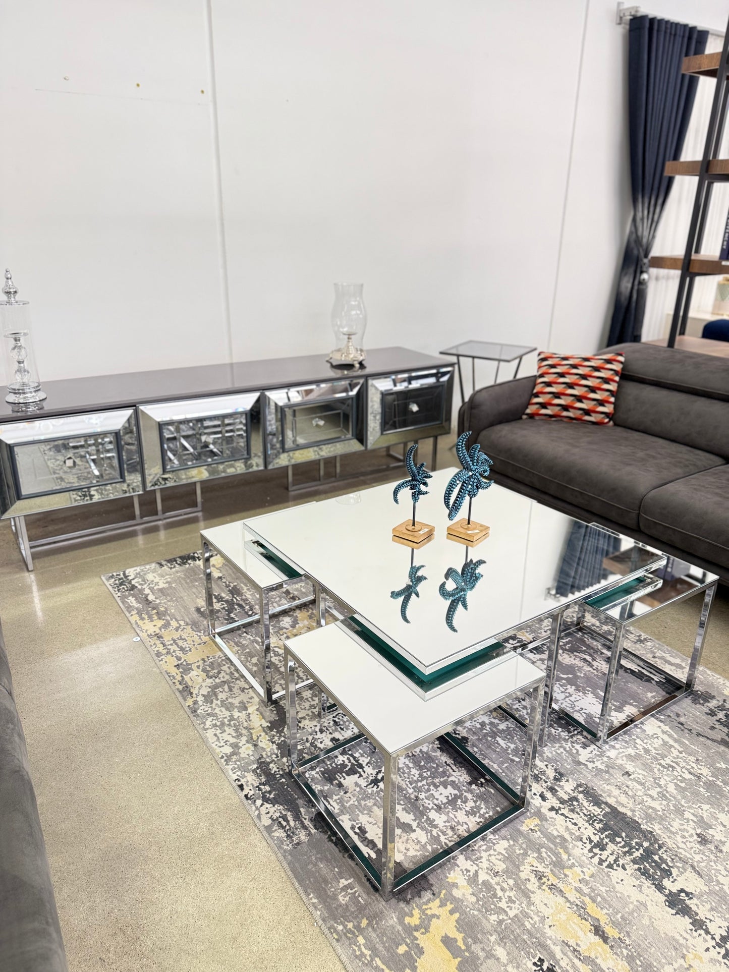 Cinar 4+1 Soffbord - Spegel med Silver Ben