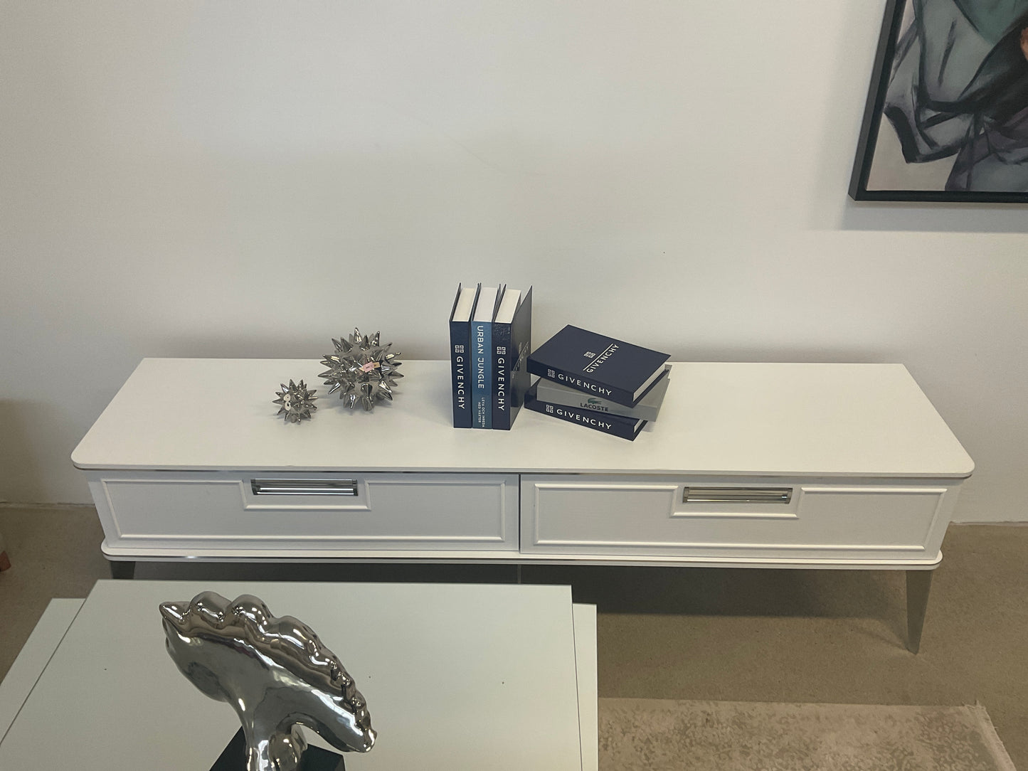 Tv Bänk - Vit med Silver Ben