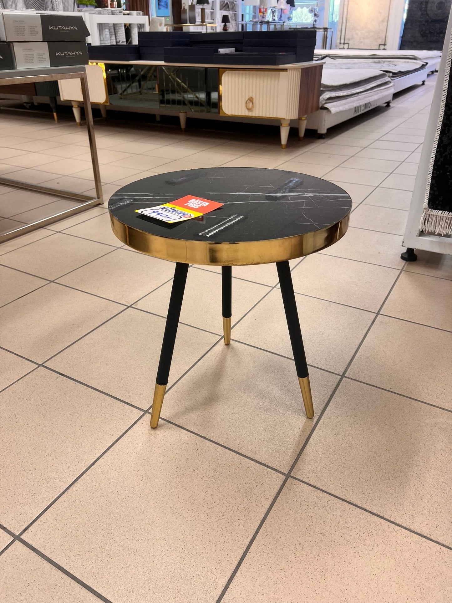 Tunapol Sidobord Svart med Guld Ben