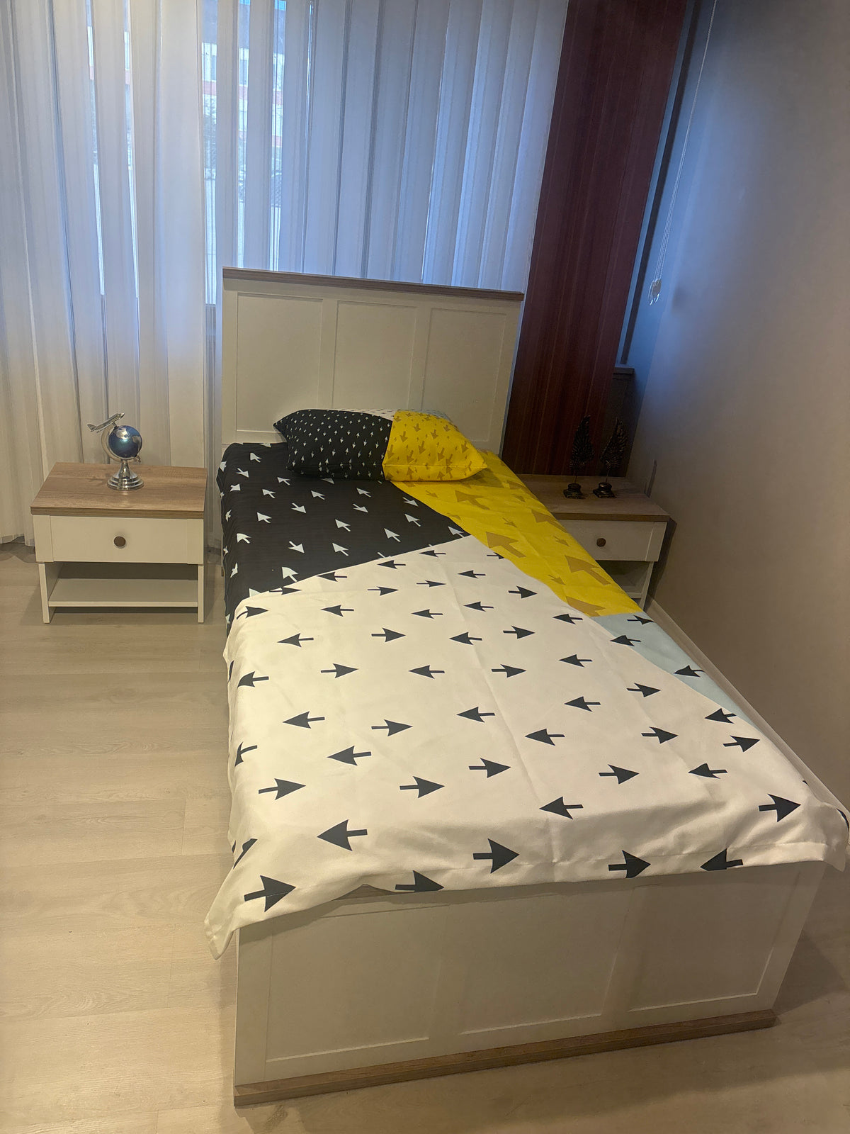 Titti Alaska Säng