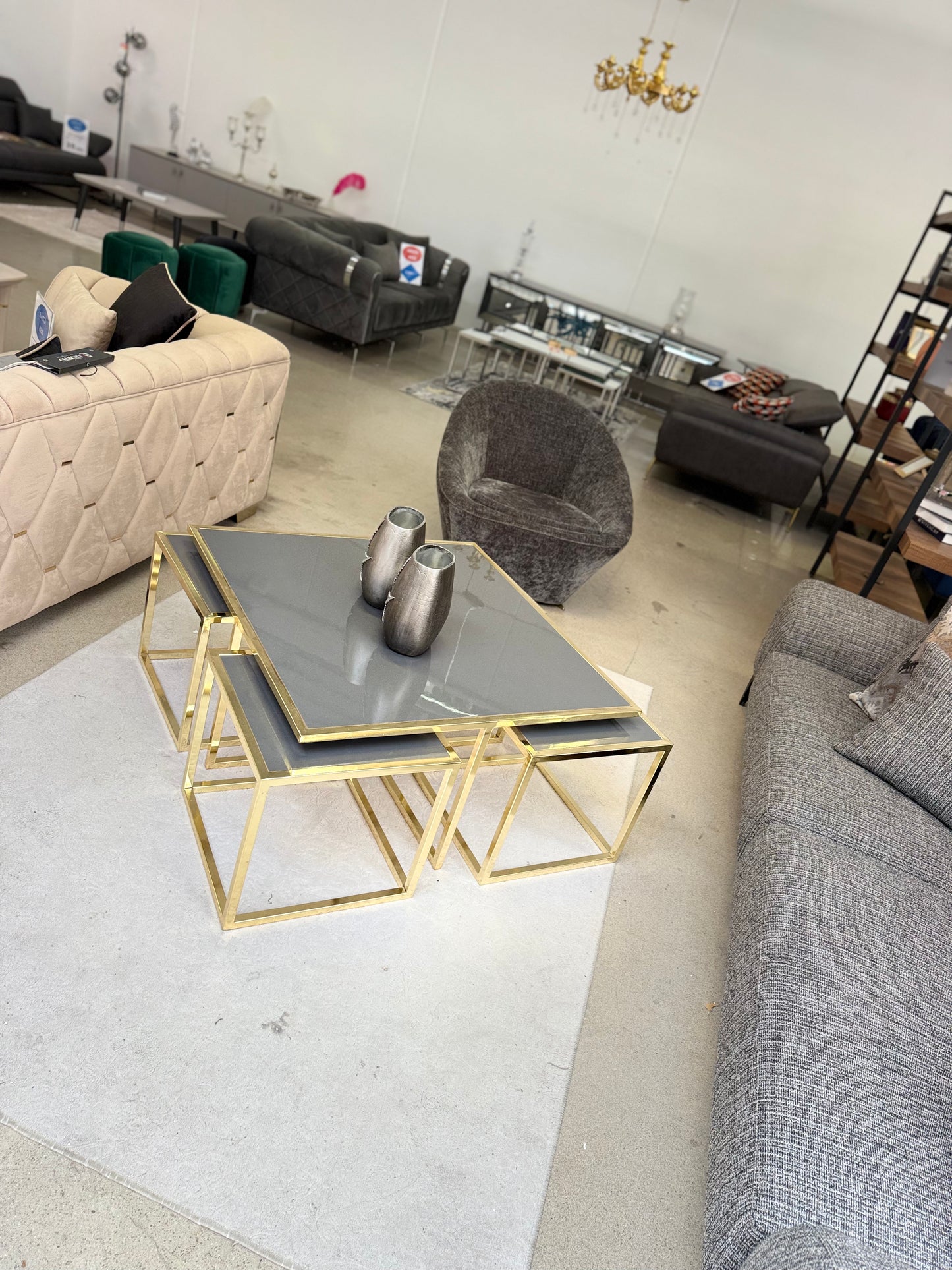 Valencia 4+1 Soffgrupp - Grå med Svart Ben