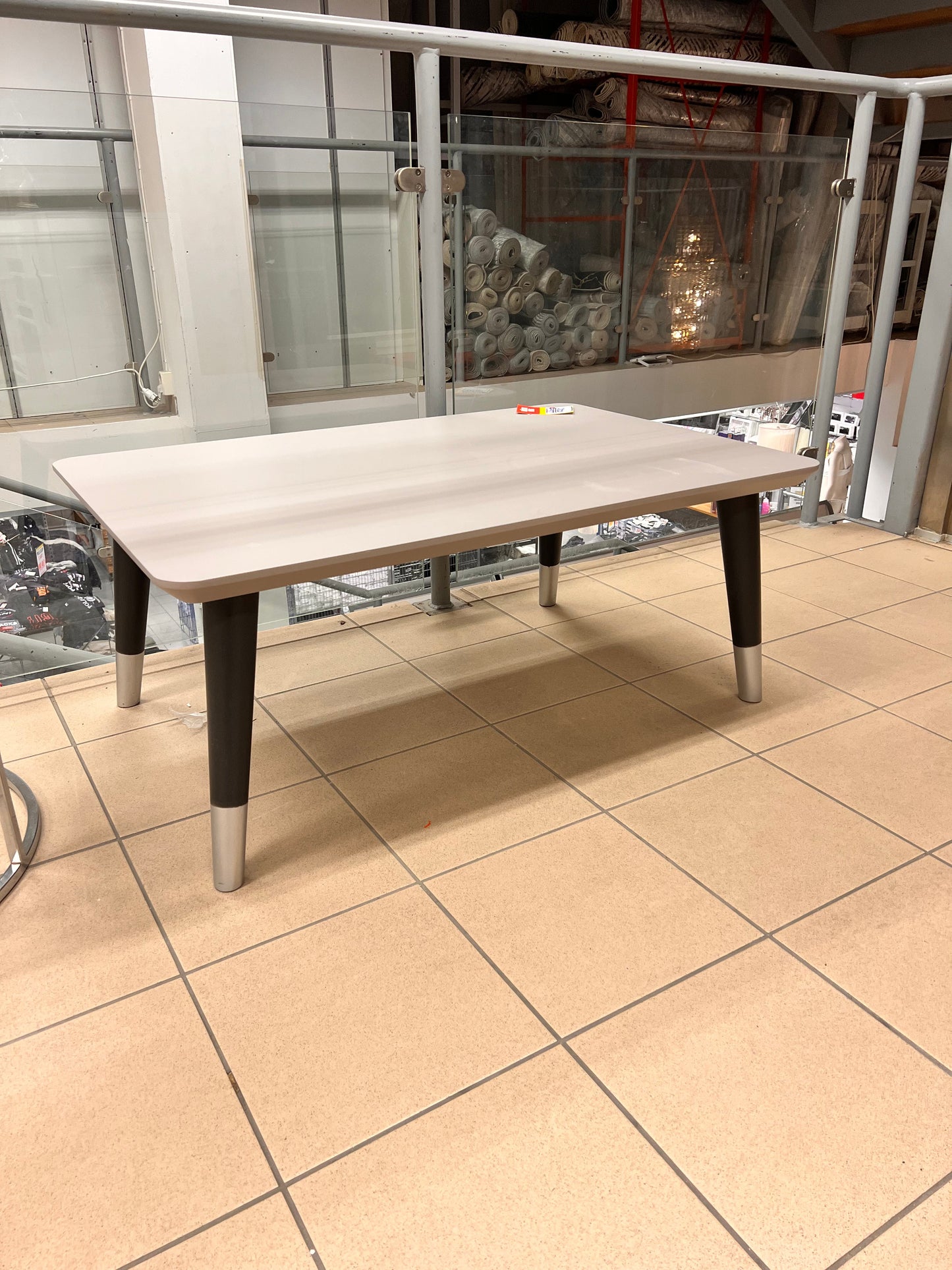 Erike Eva Soffbord - Grå med Silver Ben