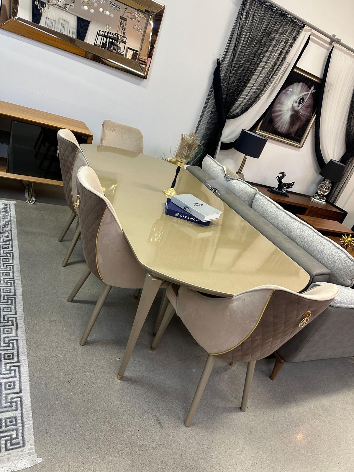 Aracikan Victoria Matbord