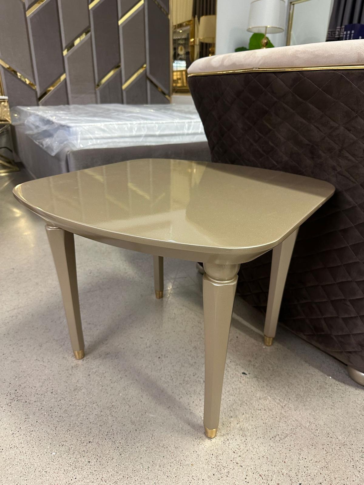 Aracikan Victoria Sidobord