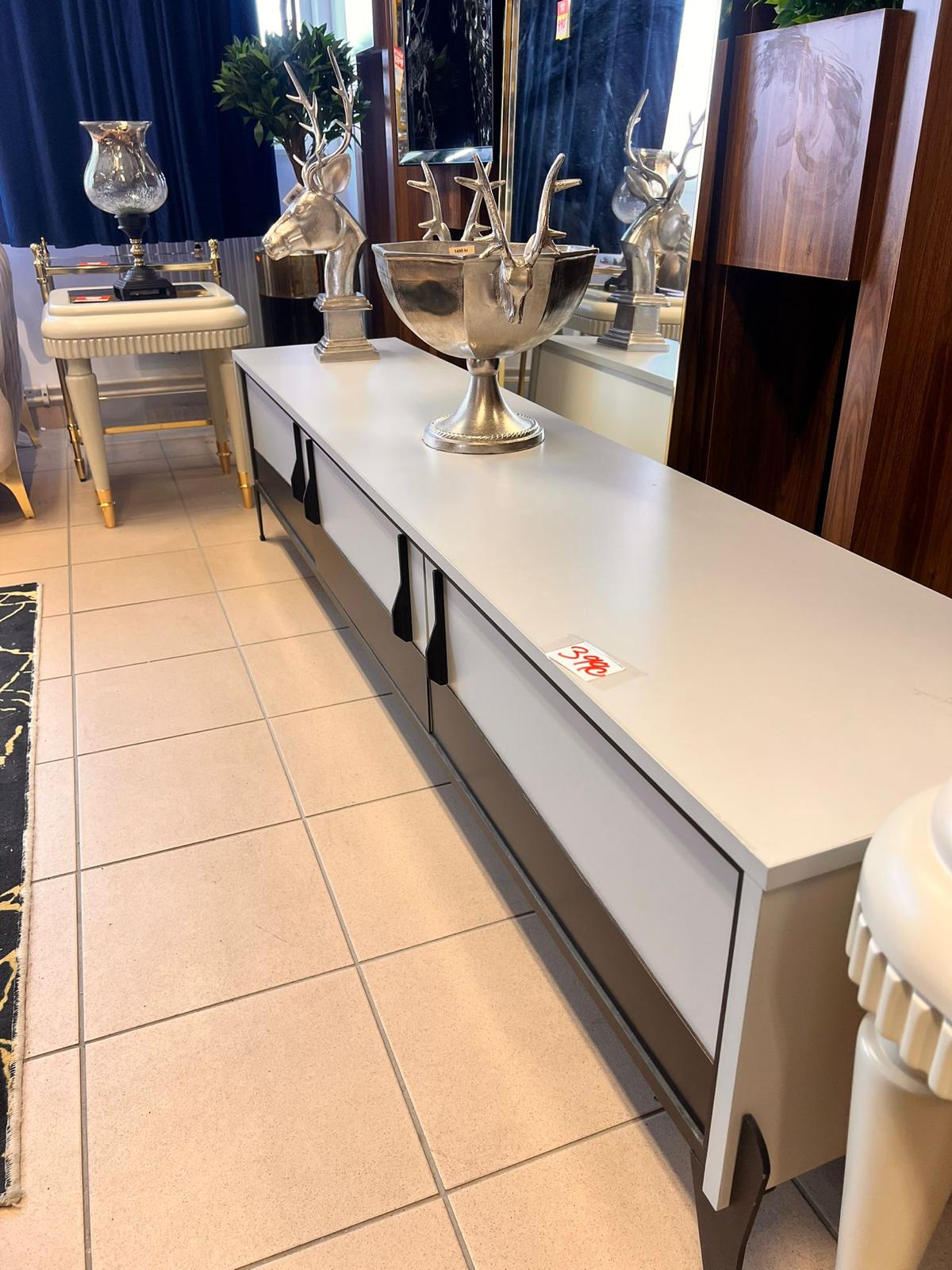 Taylan Yonca Tv Bänk