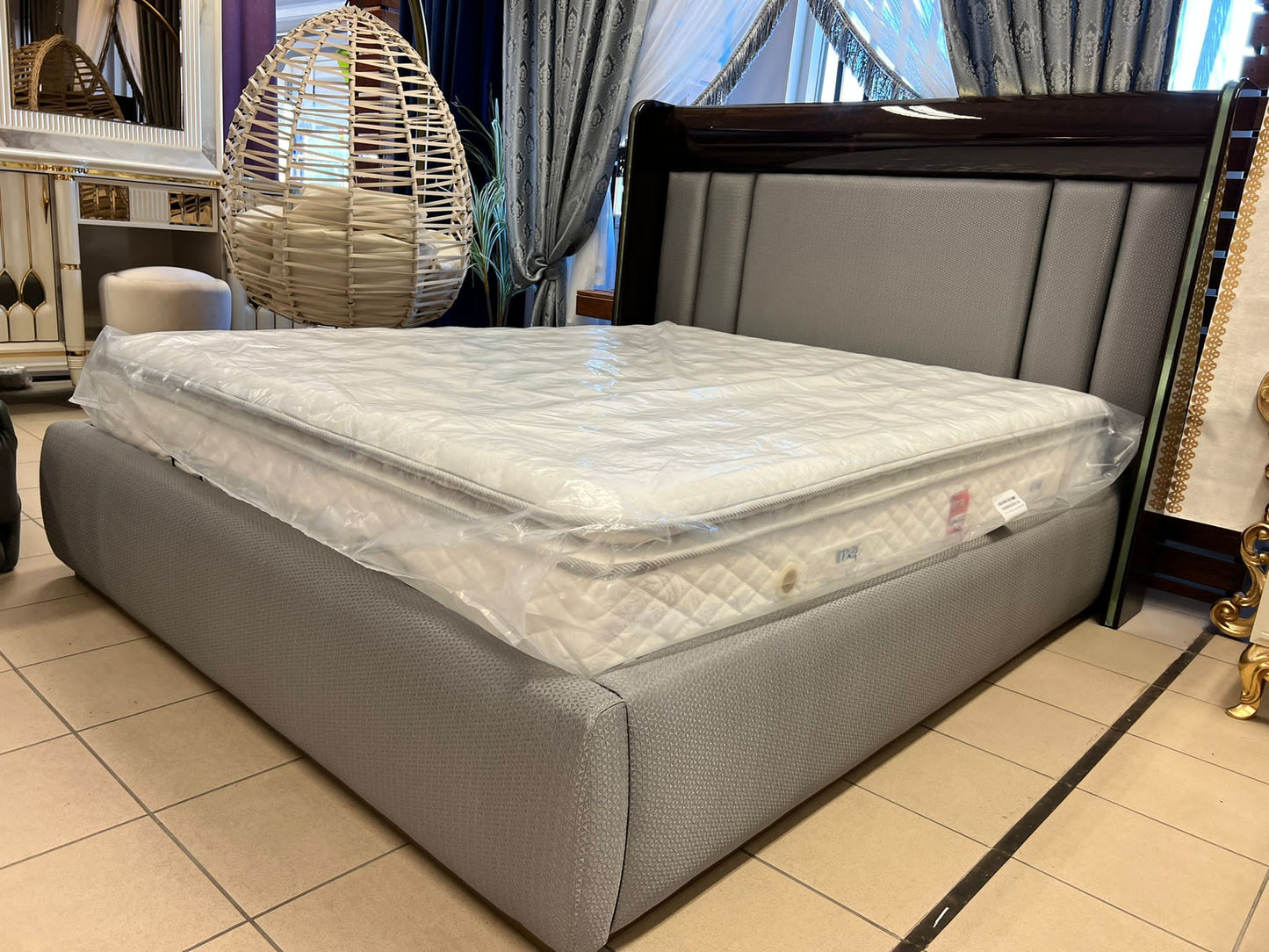 Favor Sovrumsset - (160 cm Säng-2 st Sängbord-Sminkbord-Garderob)