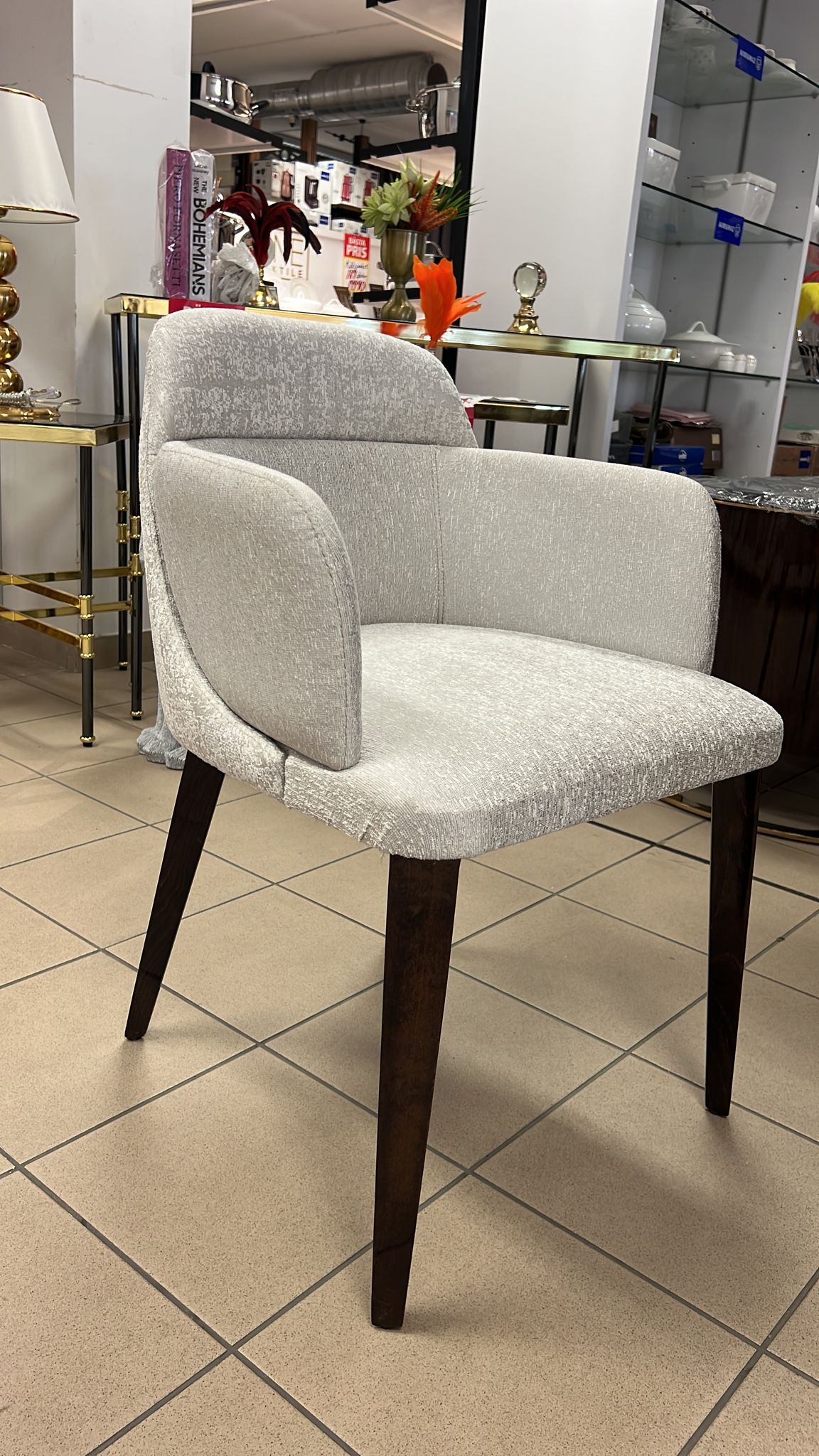 طاولة طعام ألبيمو جلوريا مع كرسي نيلز فيفور، 4 قطع