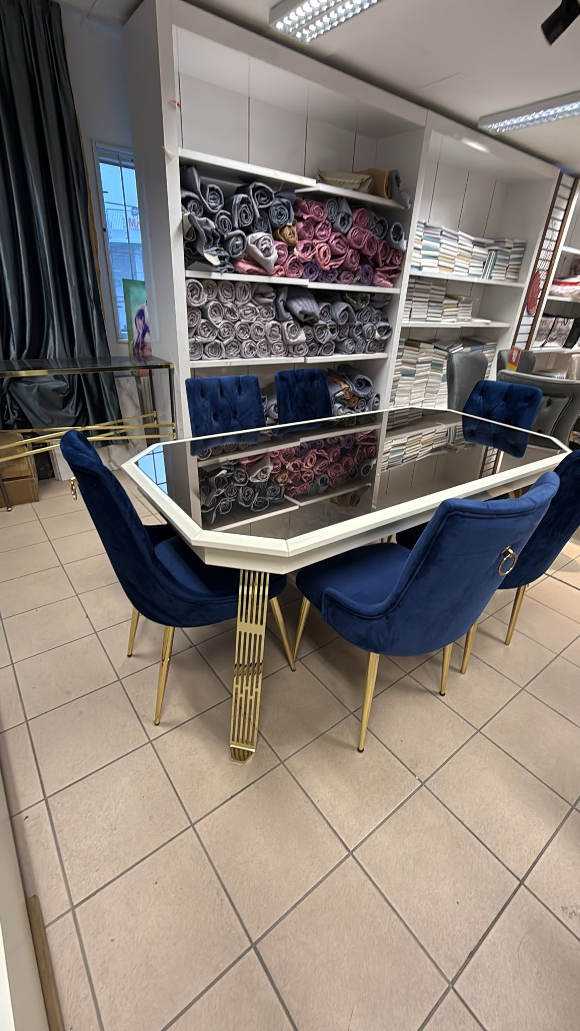 City Matbord med 6 St Stolar