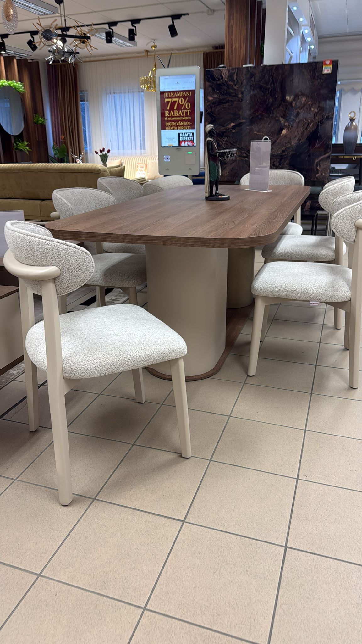 Santo Matbord med 6 St Stolar