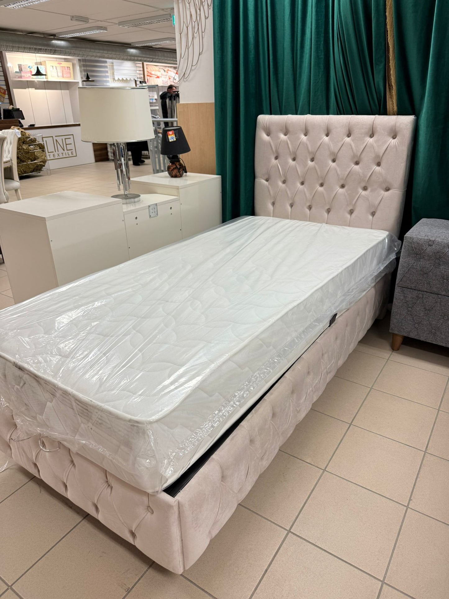 Pirlanta Säng - 90x200 cm