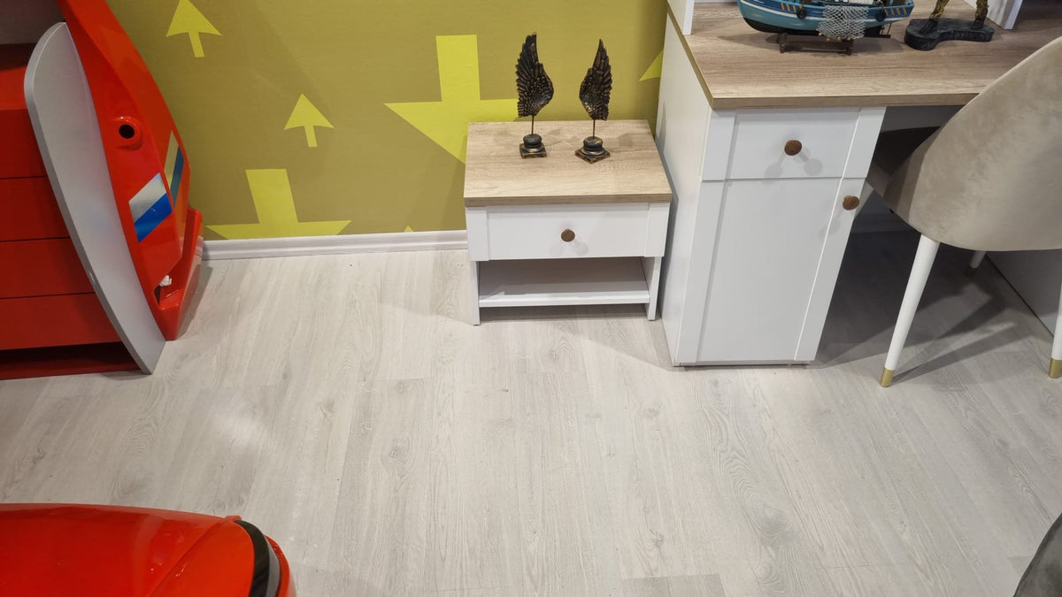 Ewos Sängbord 5 – visningsexemplar, bild 1
