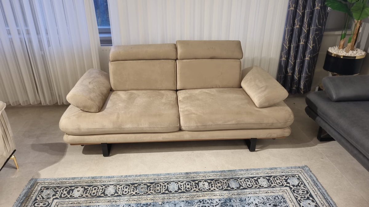 Tesla 2-sits soffa – visningsexemplar, bild 1
