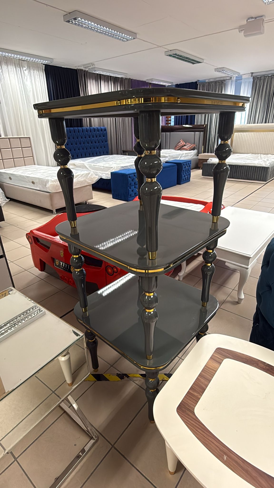 Aracikan Isabella Sidobord