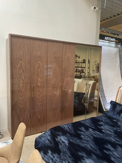 Aura Sovrumsset- Säng 160x200 cm, Sängbord, Sminkbord utan Spegel, Garderob (6 Dörrar)