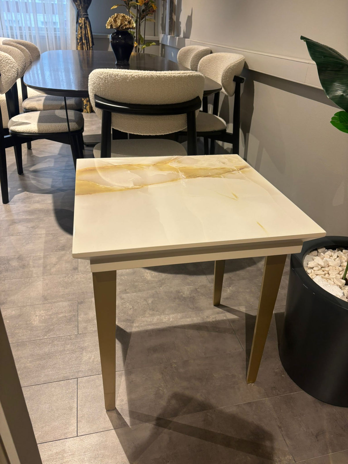Gabba Vrsc Sidobord - Beige med Guld Ben