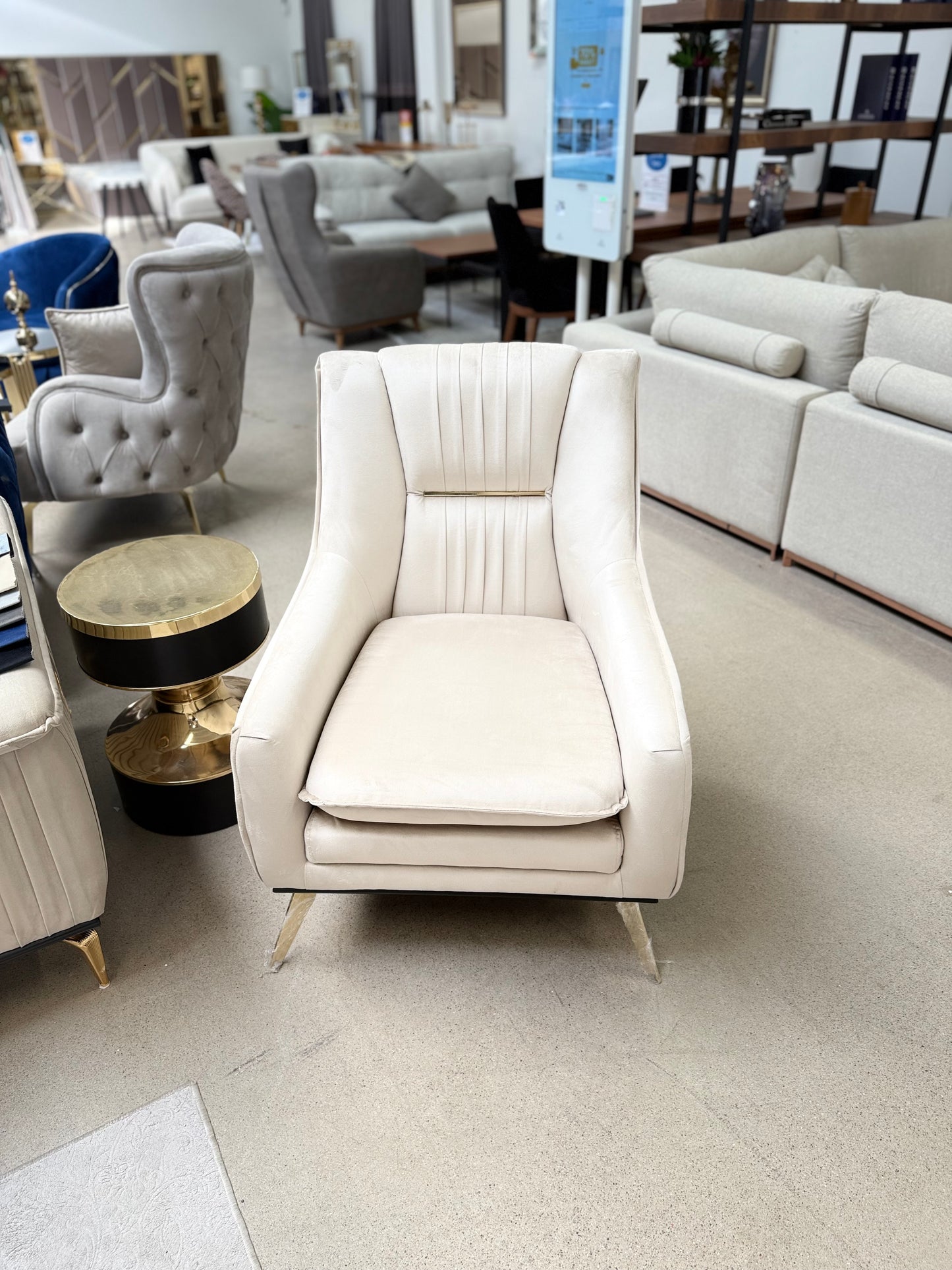 Verona 3+3+1 Soffgrupp - Beige med Guld Ben