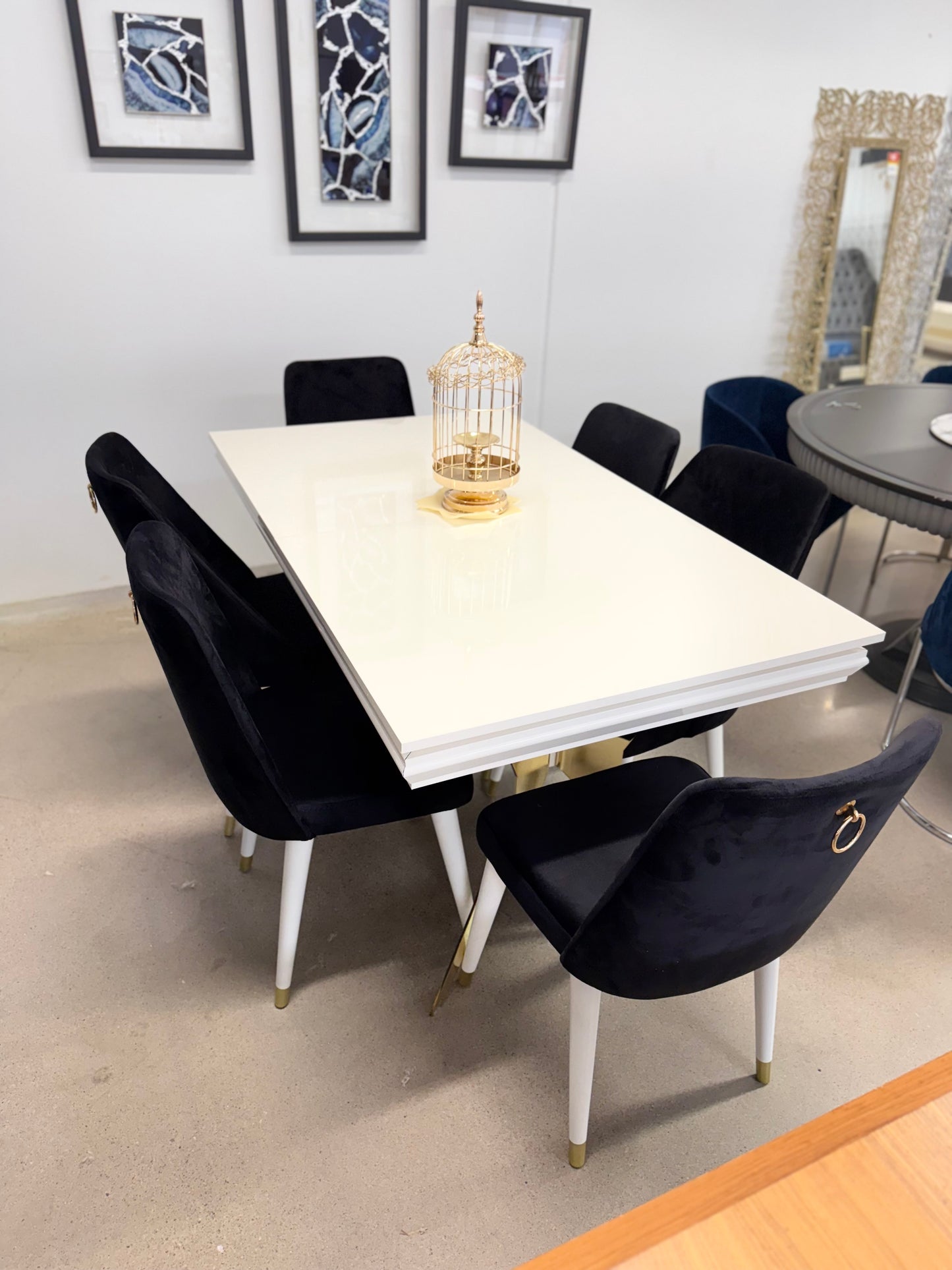 Matgrupp - Matbord med 6 St Svart Kursan Stolar