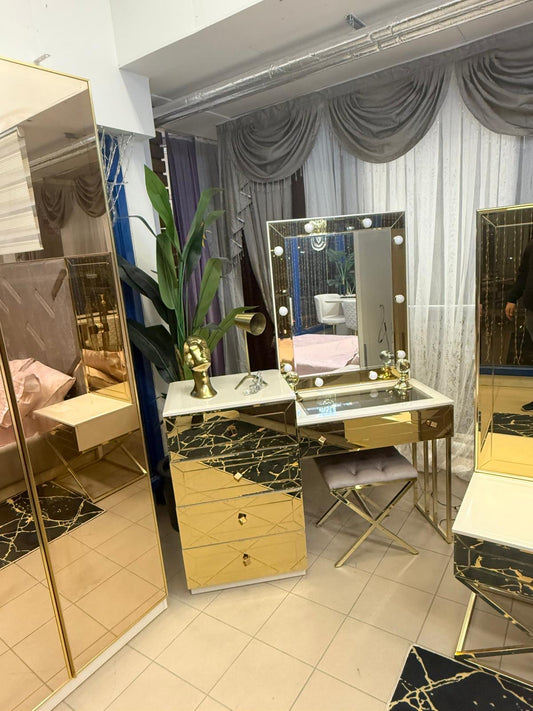 Erike Gold Sminkbord med Pall