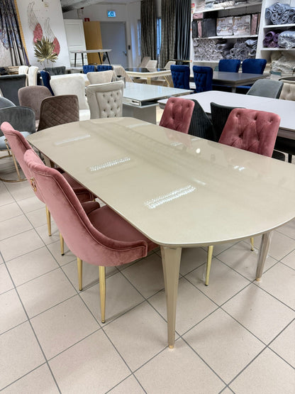 Aracikan Victoria Matgrupp + 4 Stolar