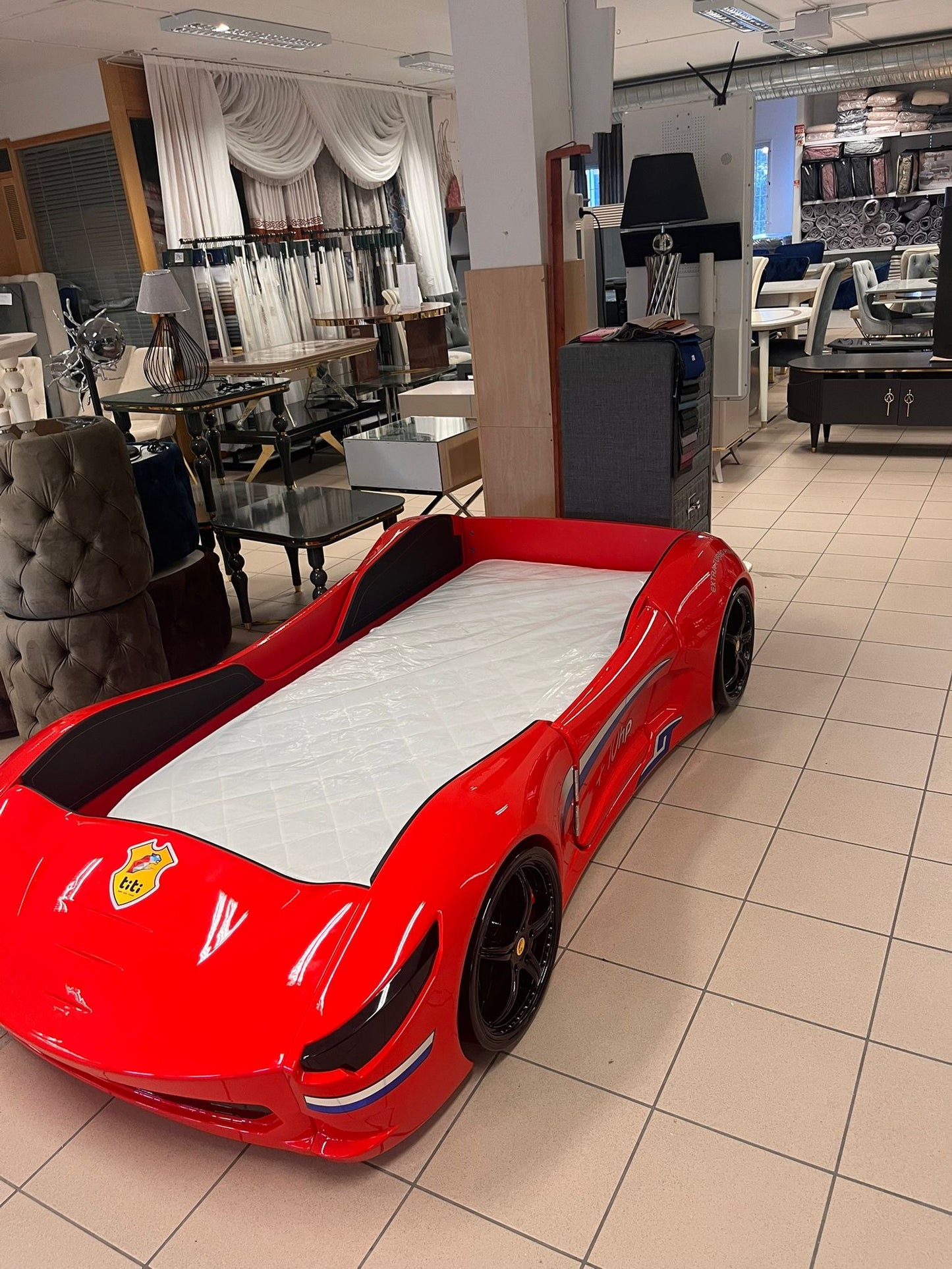 Titi Garage Bilsäng Röd - 90x190 cm