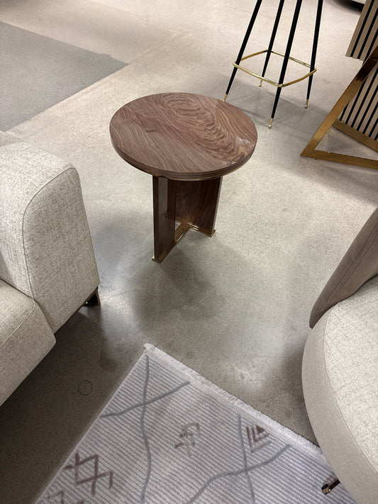 Nill's Aura Sidobord