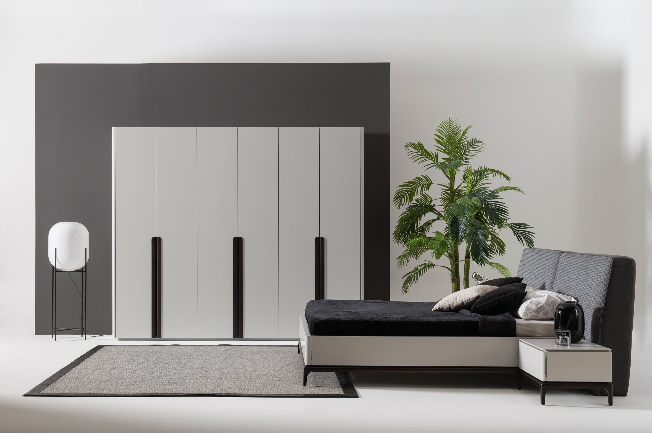 Lucca Garderob (2-Dörrar) - LINE Furniture Group