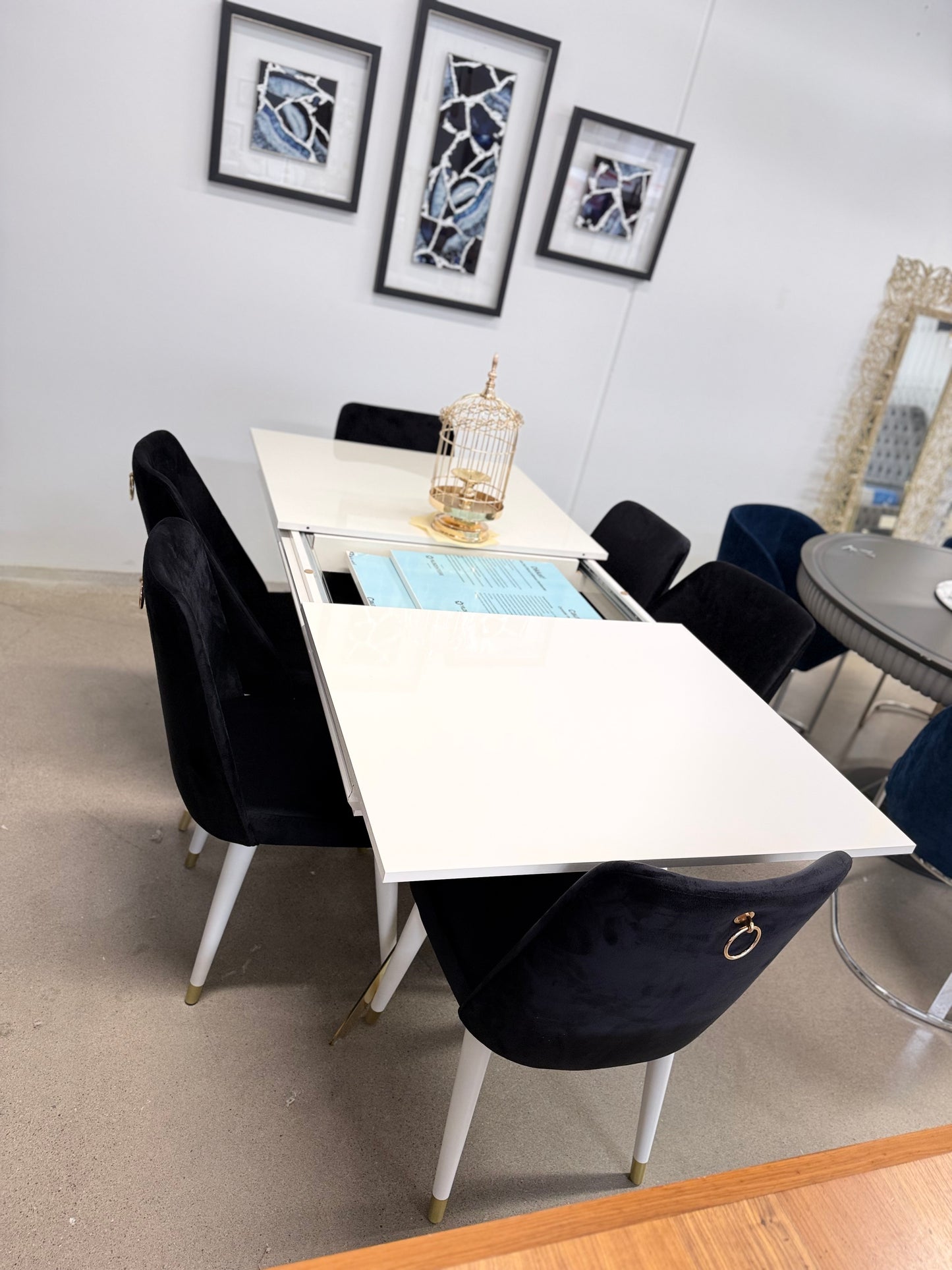 Matgrupp - Matbord med 6 St Svart Kursan Stolar