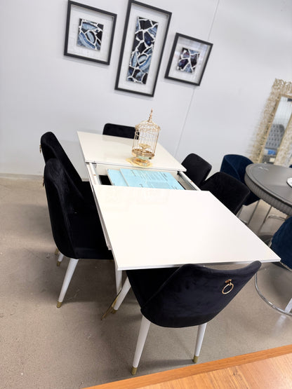 Matgrupp - Matbord med 6 St Svart Kursan Stolar