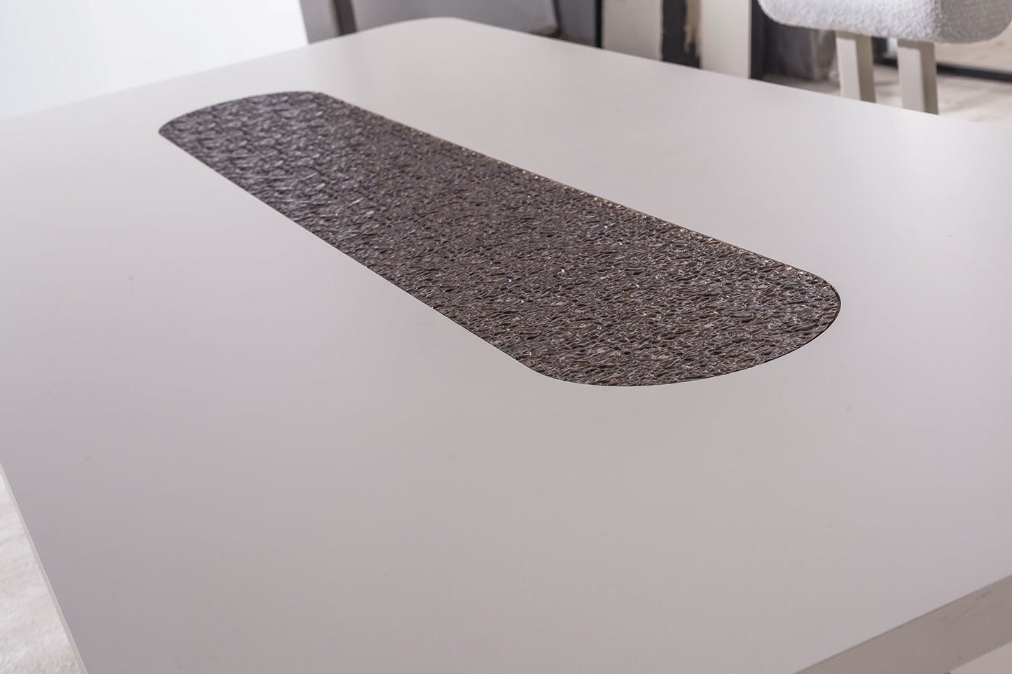 Avva Dining Table