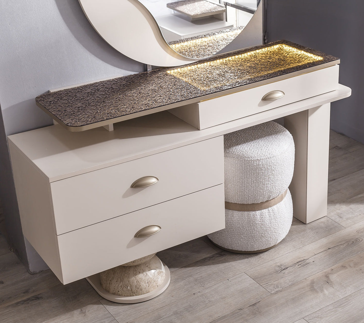 Avva Sovrumsset( Bed-2 st bedside table-Sminkbord-Spegel)