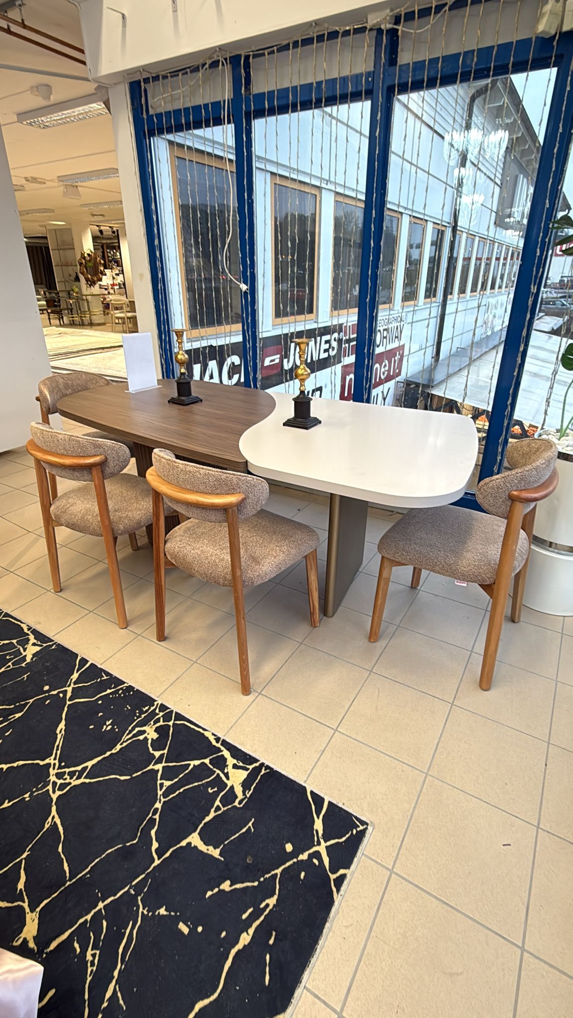 Rubato Matbord med 4 St Stolar