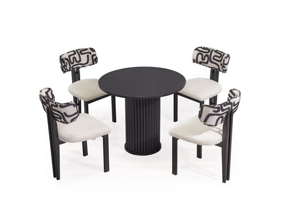 Baha Dining Table (rund) with  4 Barcelona Chairs