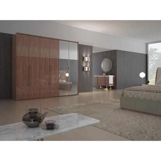 Aura Wardrobe