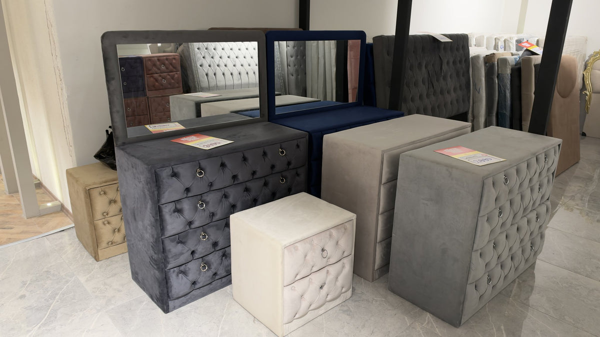 Sminkbord med spegel – visningsexemplar, bild 1