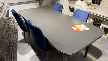 Capella Matbord med 4 stolar – visningsexemplar, bild 1