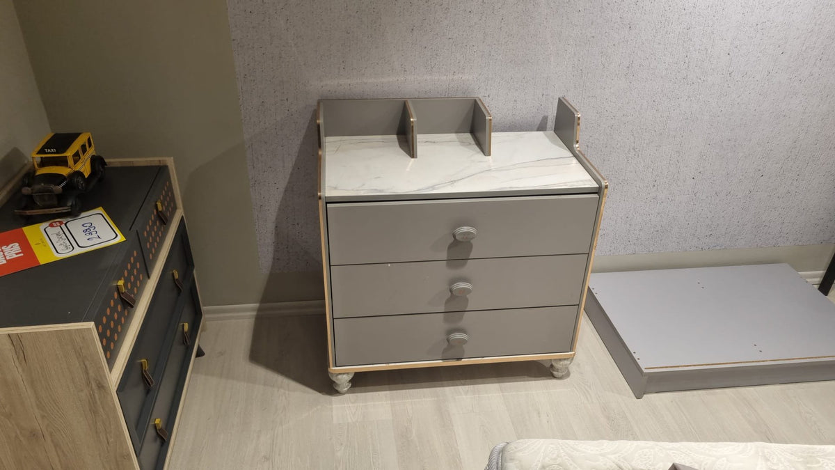Titti Byrå – visningsexemplar, bild 1