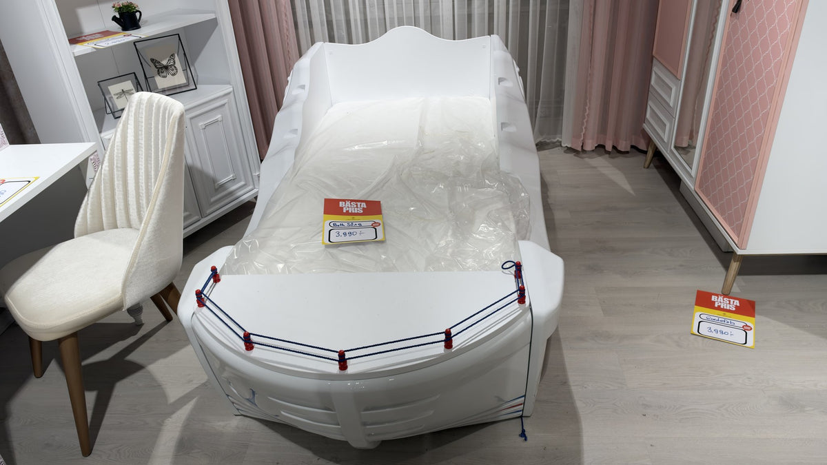 Båtsäng – visningsexemplar, bild 1