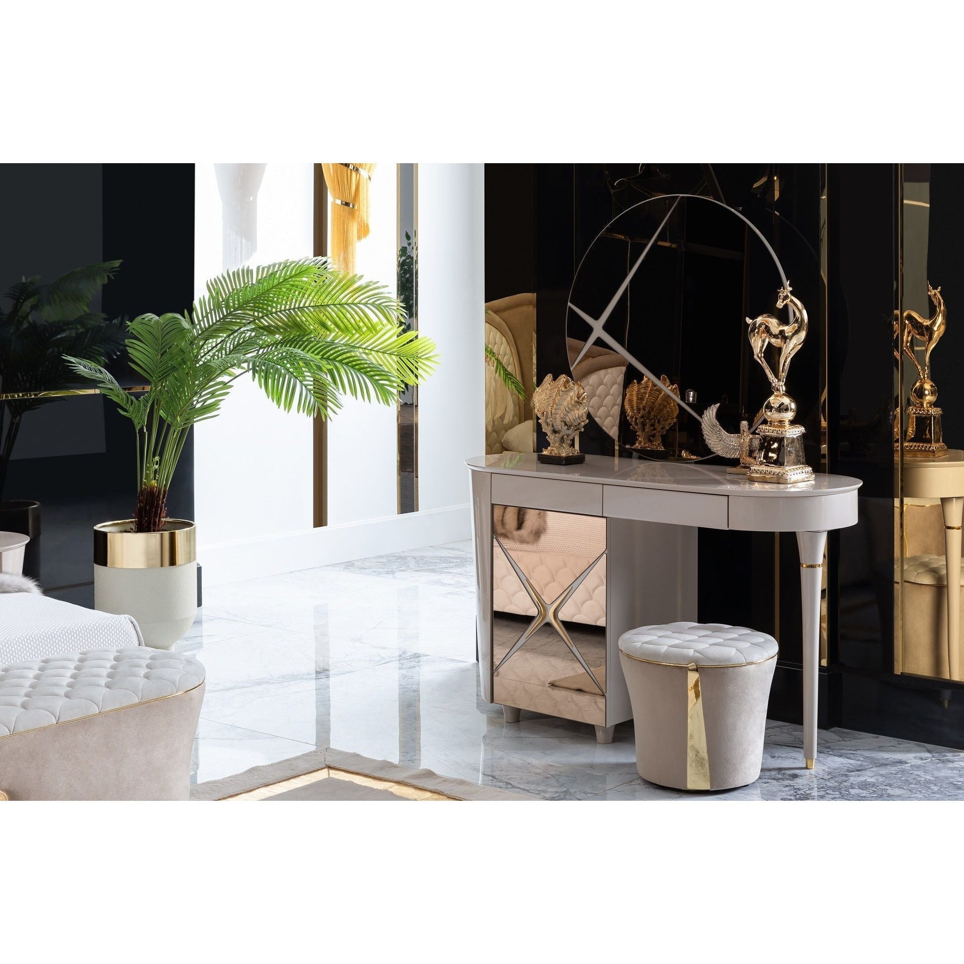 Rose Sminkbord med Spegel - LINE Furniture Group