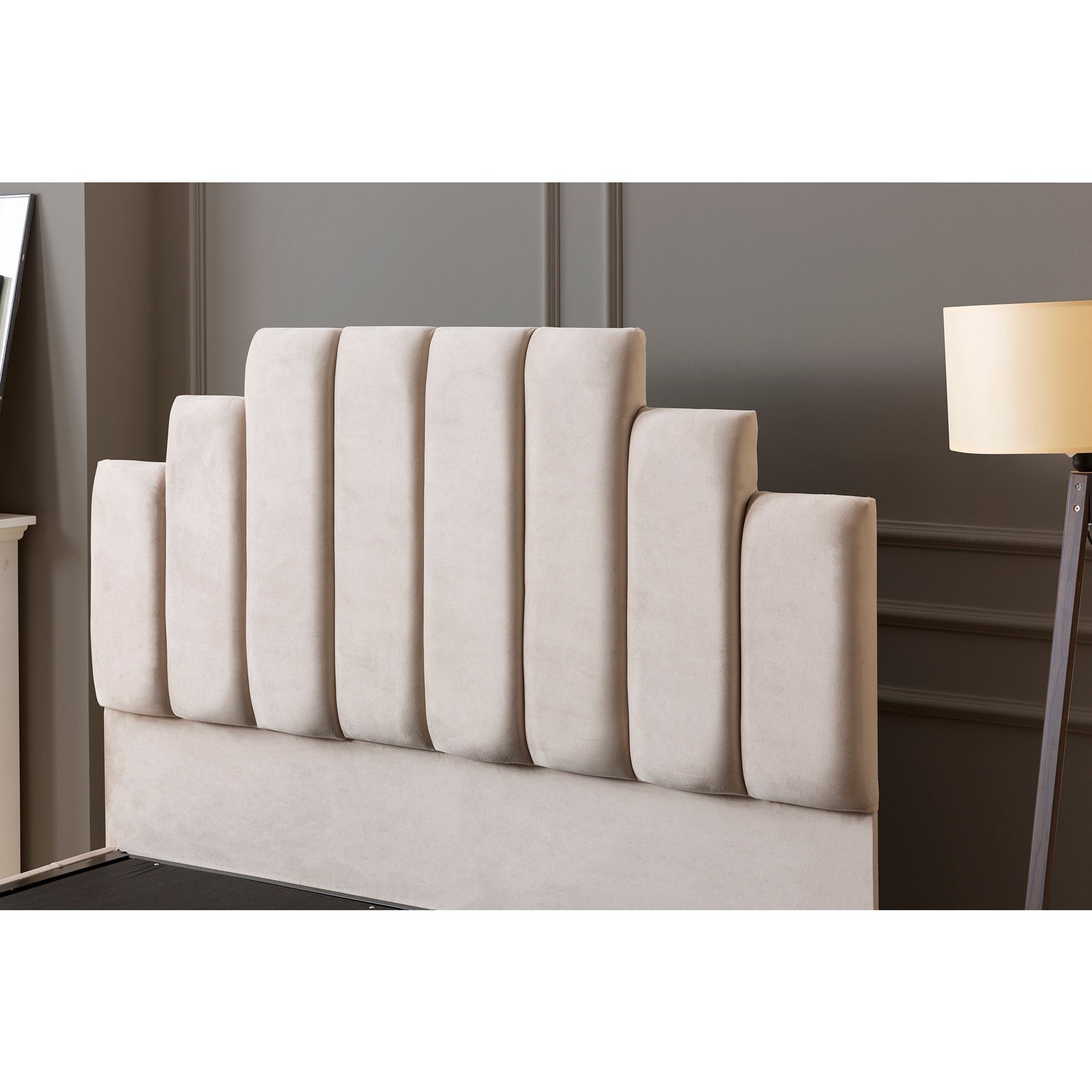 Yelpaze Säng-Huvudgavel-Madrass-Förvaring - LINE Furniture Group