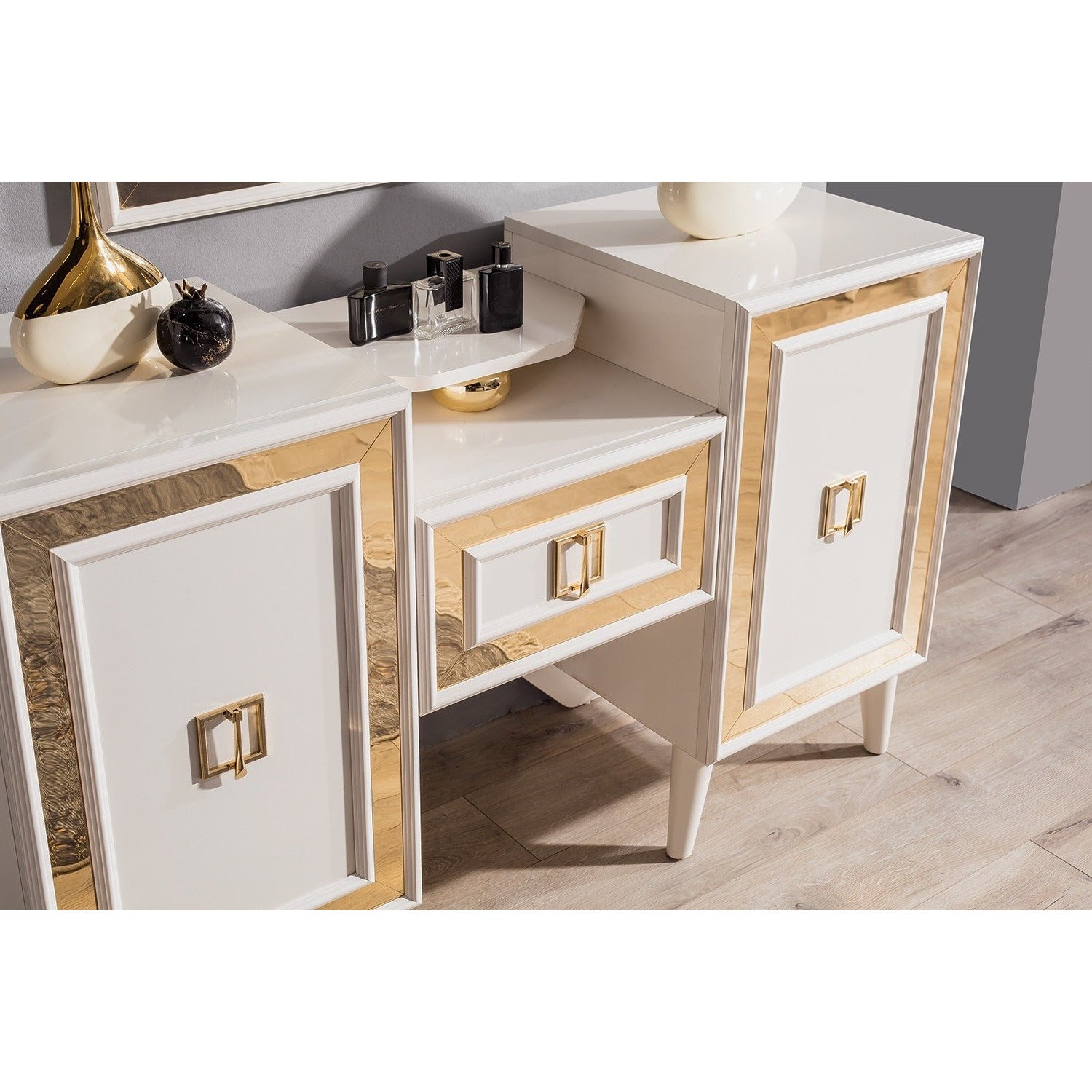 Gold Sminkbord med Spegel - LINE Furniture Group