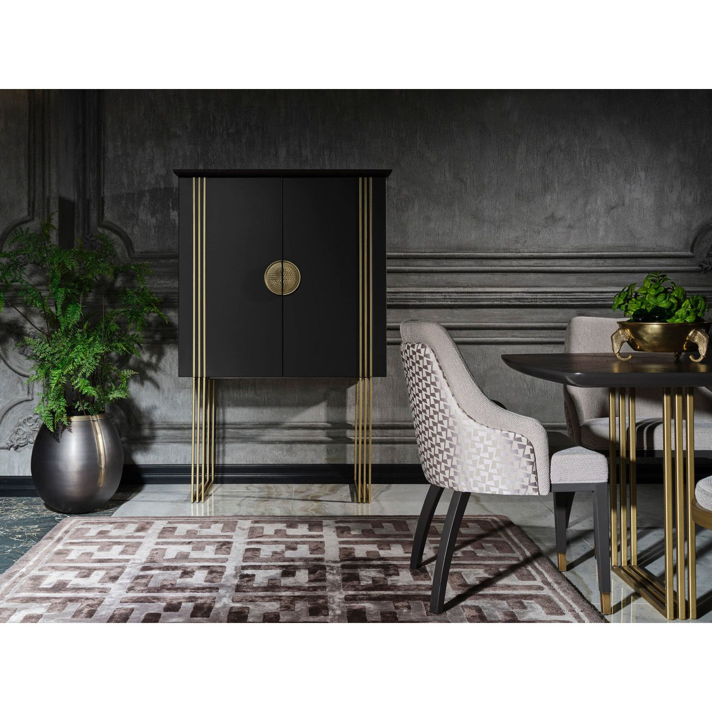 Madrid Skänk med Spegel - LINE Furniture Group