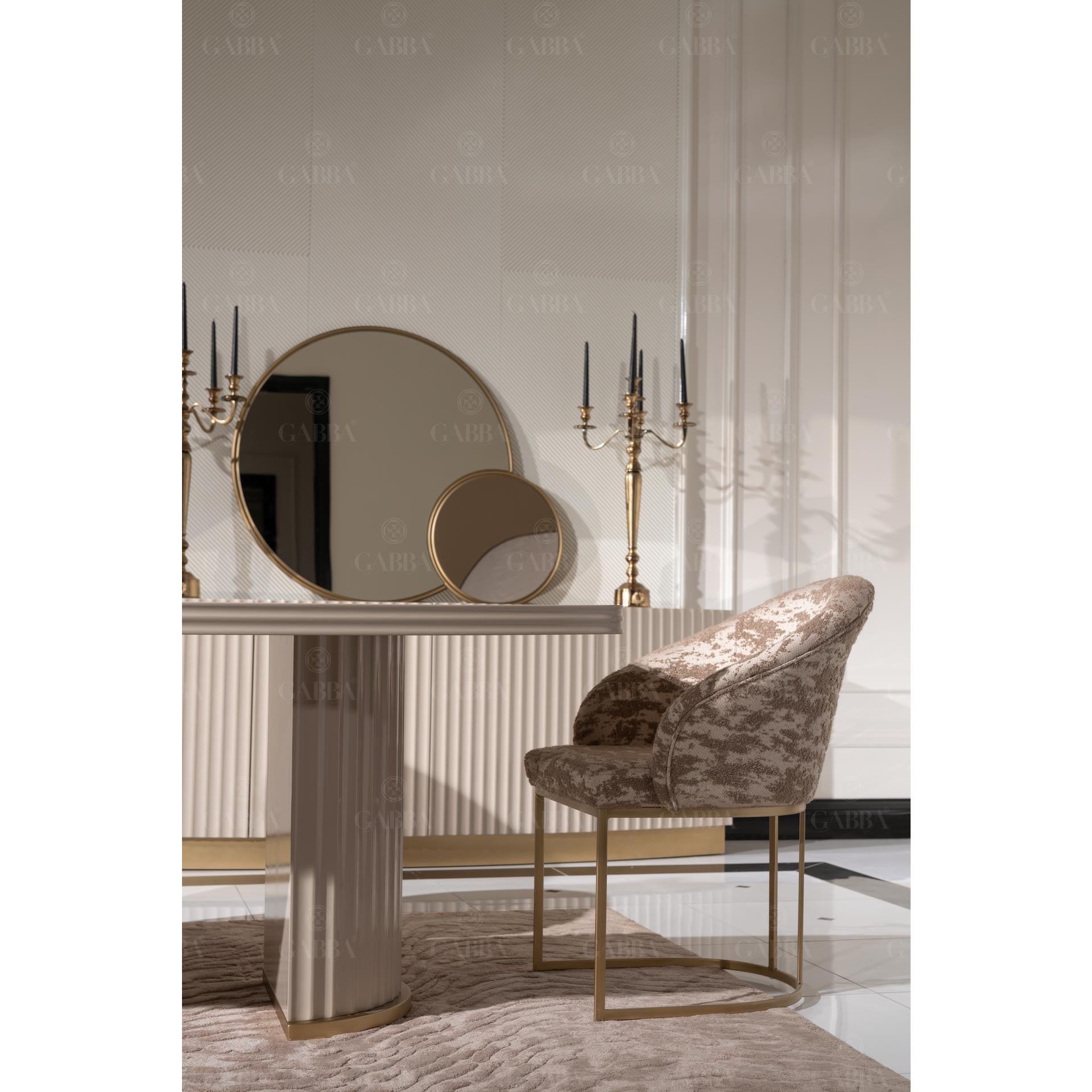Odessa Skänk med Spegel - LINE Furniture Group